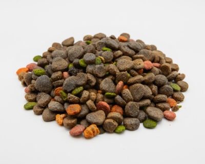 Love Your Pet Maintenance 18 with Beef Dried Meat 12Kg